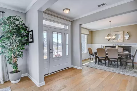 Entry Way - 320 Langton Rd, Chesapeake, VA 23322 photo 2 of 7