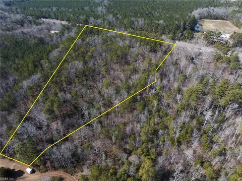 13787 Owl Trap Ln, Gloucester, VA 23061