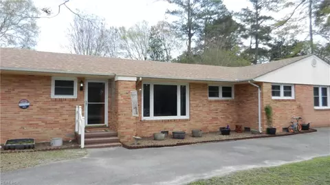 100 Robinhood Rd, Franklin, VA 23851