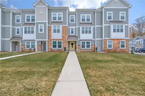 1001 Opal St #101, Suffolk, VA 23435