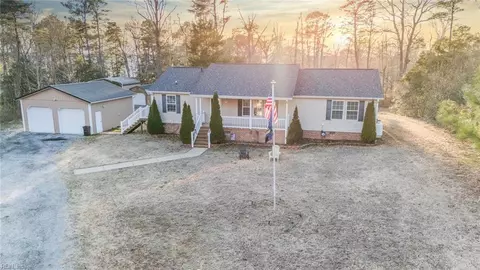 3756 Briggs Cove Rd, Hayes, VA 23072