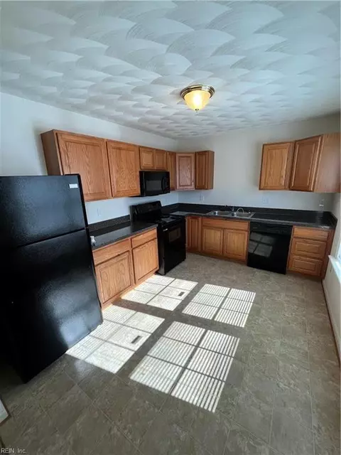 1012 Keel St, Chesapeake, VA 23324 photo 3
