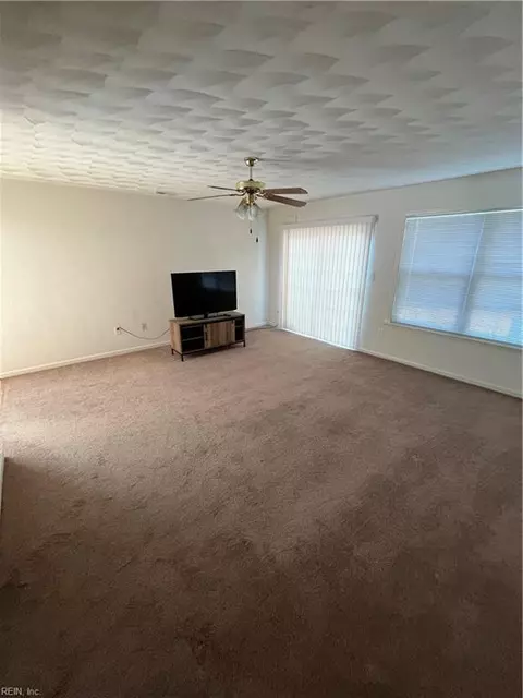 1012 Keel St, Chesapeake, VA 23324 photo 2