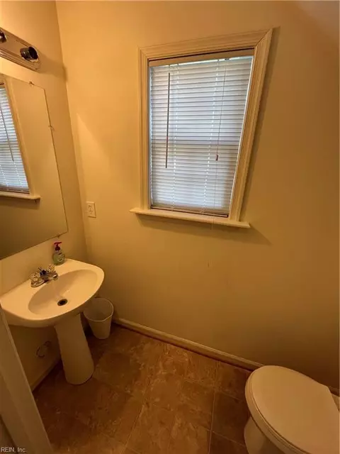1012 Keel St, Chesapeake, VA 23324 photo 8