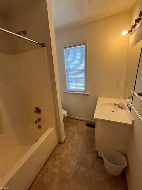 1012 Keel St, Chesapeake, VA 23324 photo 5