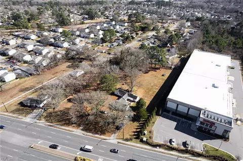 996 Lynnhaven Pw Pkwy, Virginia Beach, VA 23452