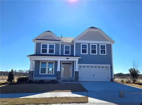 421 Moorland Ln, Moyock, NC 27958
