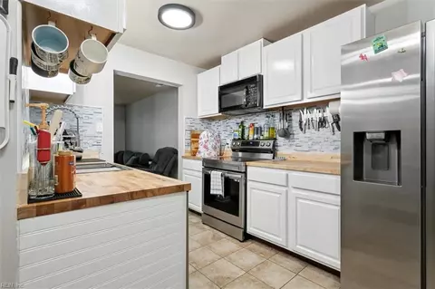 188 Thalia Trace Dr, Virginia Beach, VA 23452