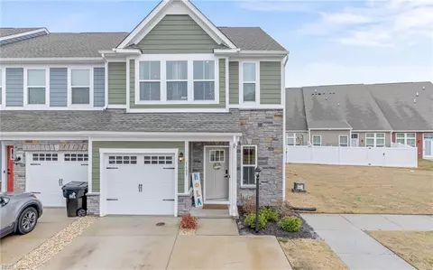 1609 Whistling Rd, Chesapeake, VA 23323