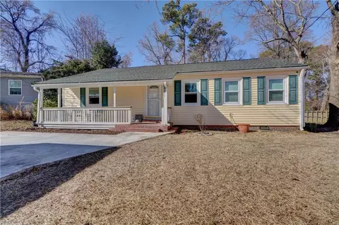 8253 Simons Dr, Norfolk, VA 23505