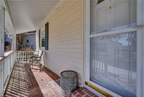 Exterior - 8253 Simons Dr, Norfolk, VA 23505 photo 4 of 8