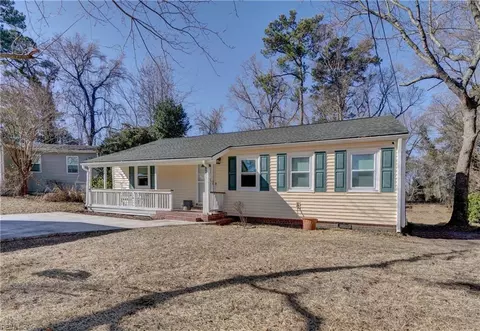 Exterior - 8253 Simons Dr, Norfolk, VA 23505 photo 2 of 8