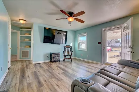 Living - 8253 Simons Dr, Norfolk, VA 23505 photo 1 of 3