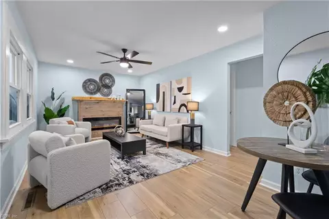 Living - 603 Marcus St, Chesapeake, VA 23320 photo 3 of 3