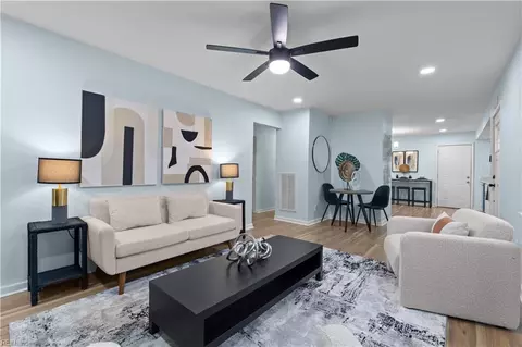Living - 603 Marcus St, Chesapeake, VA 23320 photo 2 of 3