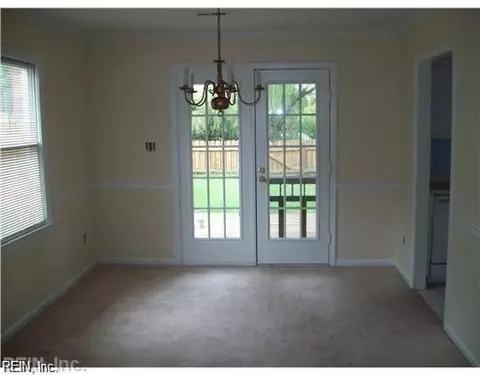 45 Dawn Ln, Hampton, VA 23666 photo 4