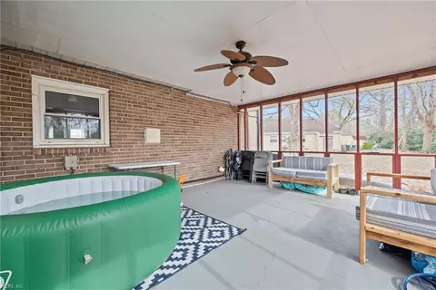 Exterior - 540 Stockton St, Hampton, VA 23669 photo 5 of 8