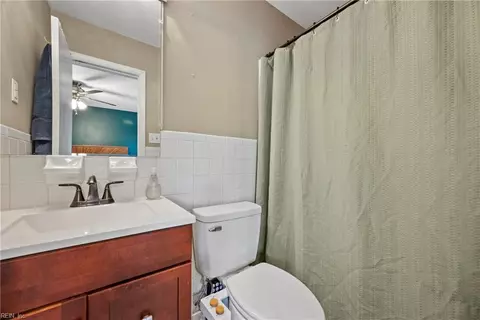 Bath - 540 Stockton St, Hampton, VA 23669 photo 3 of 3
