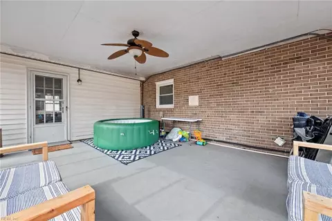 Exterior - 540 Stockton St, Hampton, VA 23669 photo 4 of 8