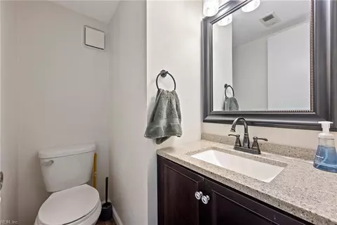Bath - 540 Stockton St, Hampton, VA 23669 photo 1 of 3