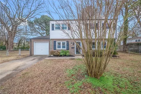 Exterior - 540 Stockton St, Hampton, VA 23669 photo 2 of 8