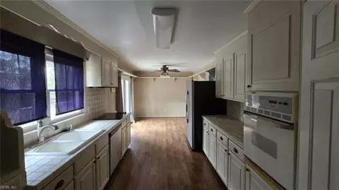 111 Bonwood Rd, Hampton, VA 23666 photo 3