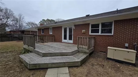 111 Bonwood Rd, Hampton, VA 23666 photo 2