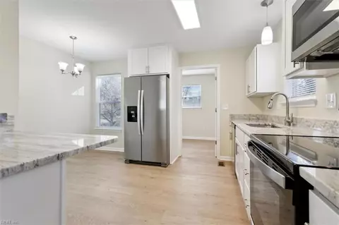 6 Teakwood Ct, Hampton, VA 23666 photo 5