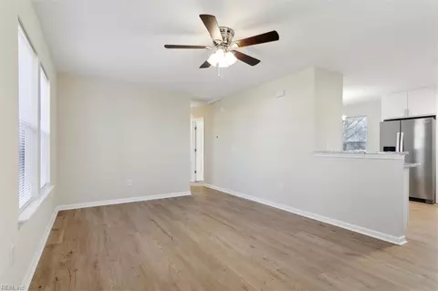 6 Teakwood Ct, Hampton, VA 23666 photo 4