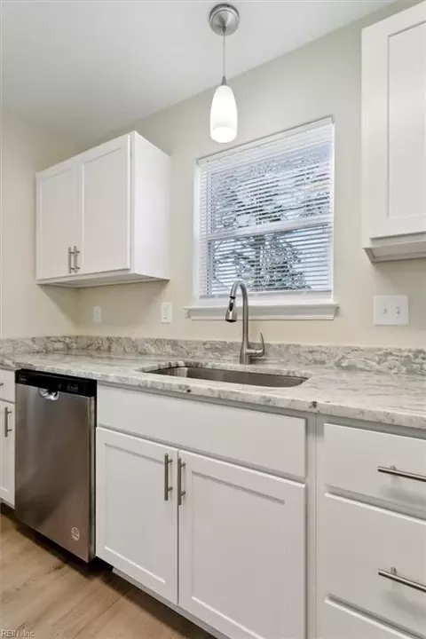 6 Teakwood Ct, Hampton, VA 23666 photo 10