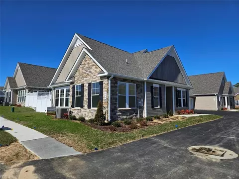 204 St Pauls Ave #29-4, Smithfield, VA 23430