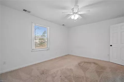Bedroom - 643 Bell St, Hampton, VA 23661 photo 4 of 5