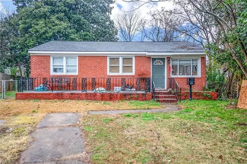 912 Westgate Ct, Chesapeake, VA 23324