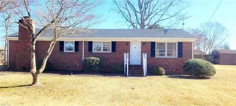 3012 Woodlawn Dr, Suffolk, VA 23434