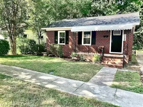 12 Neville St, Portsmouth, VA 23701
