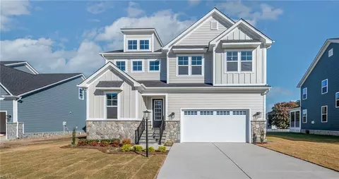 95 Raptor Dr, Poquoson, VA 23662