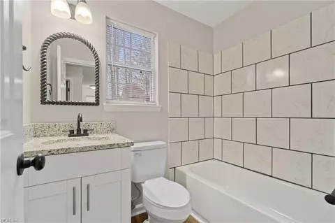 Bath - 210 East St, Smithfield, VA 23430 photo 2 of 3
