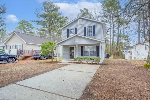 Exterior - 210 East St, Smithfield, VA 23430 photo 1 of 4