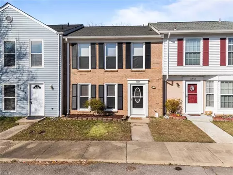3852 Chancery Ln, Virginia Beach, VA 23452