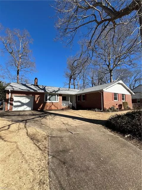 3720 S Queensgrove Cir, Virginia Beach, VA 23452