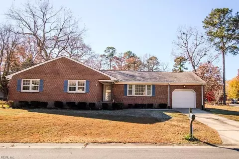515 Canine Trl, Suffolk, VA 23434