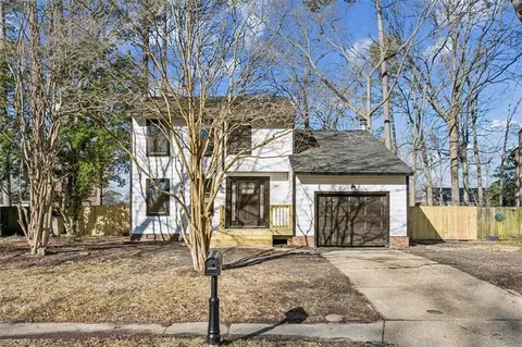 221 Windsor Castle Dr, Newport News, VA 23608