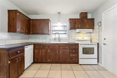 16 Freda Ct, Hampton, VA 23666 photo 10
