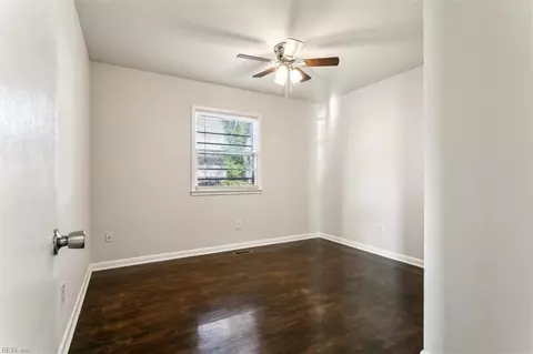 16 Freda Ct, Hampton, VA 23666 photo 12