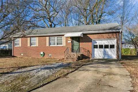 16 Freda Ct, Hampton, VA 23666
