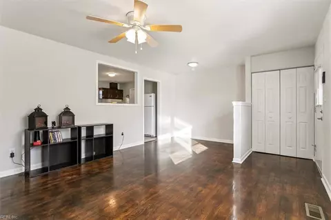 16 Freda Ct, Hampton, VA 23666 photo 5