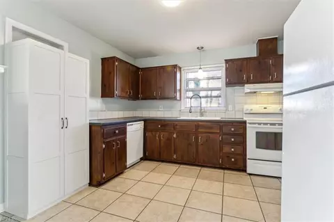 16 Freda Ct, Hampton, VA 23666 photo 9