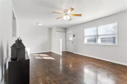 16 Freda Ct, Hampton, VA 23666 photo 6