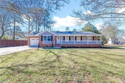 25 Dinwiddie Pl, Newport News, VA 23608