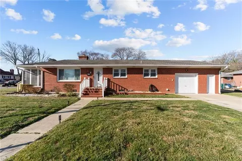 79 Ferguson Ln, Newport News, VA 23601